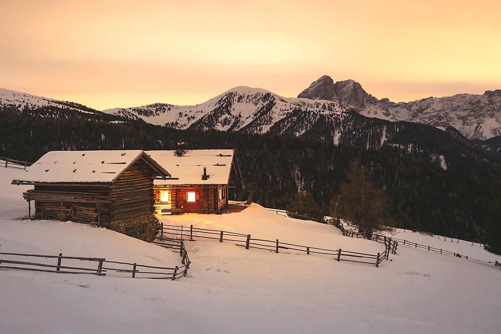 Home in a mountain setting